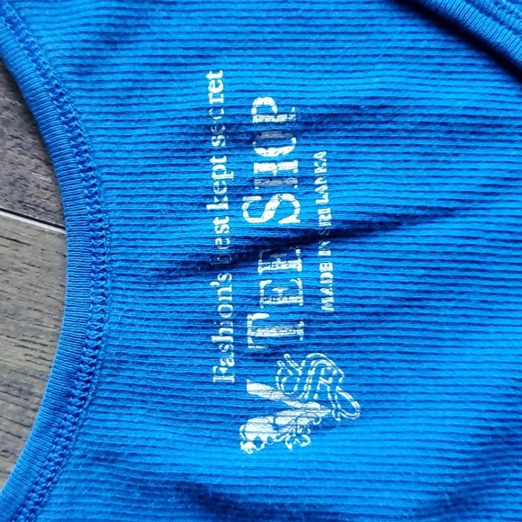 Size Medium VS tank - Picture 2 of 2